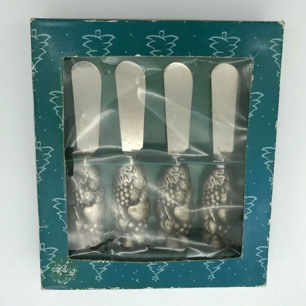 Vintage Cooks Club Canapé Spreader Set Stainless Steel Four Pieces Knives NIB